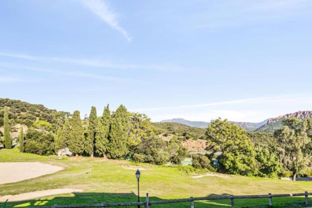 Superbe Appartement Village Cap Esterel 4P Climatise Saint-Raphael  Luaran gambar